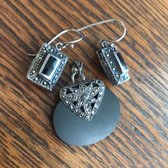 Sterling Onyx Marcasite Filagree Pendant Earrings - Picture 2 of 11